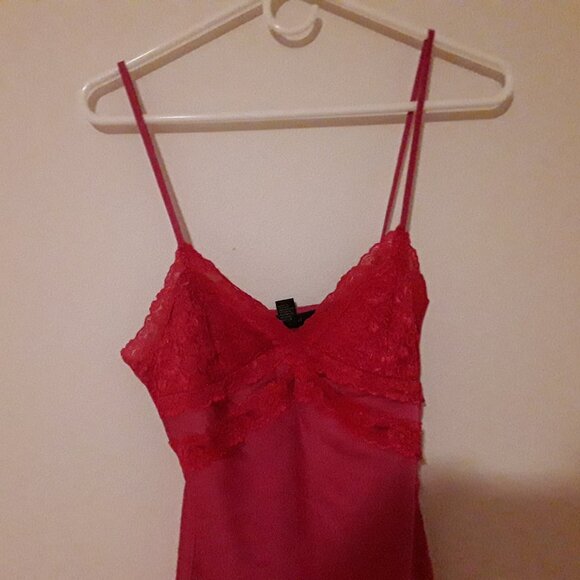 Forever 21 Women's size small Pink and Red Lace long dress w/adjustable straps - Picture 2 of 5